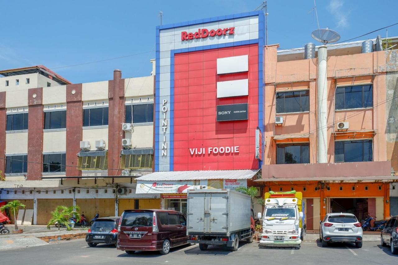 Reddoorz Plus @ Losari Makassar Exterior photo